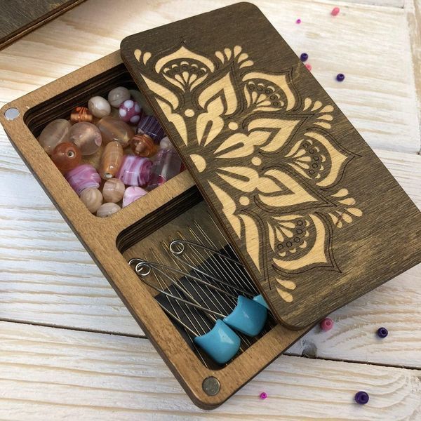Magnetic Needle Case Large &ndash; &ldquo;Petals&rdquo; FLZB(N)-001