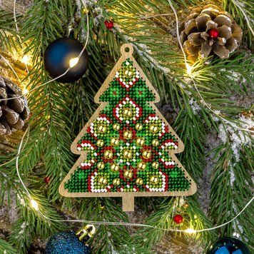 Wooden Bead Embroidery Kit &ndash; &ldquo;Christmas Ornament &ndash; Emerald Tale &ndash; Tree&rdquo; FLK-396