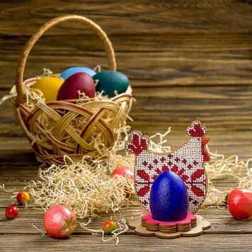 Wooden Bead Embroidery Kit &ndash; &ldquo;Egg Stand &ndash; Hen&rdquo; FLK-266