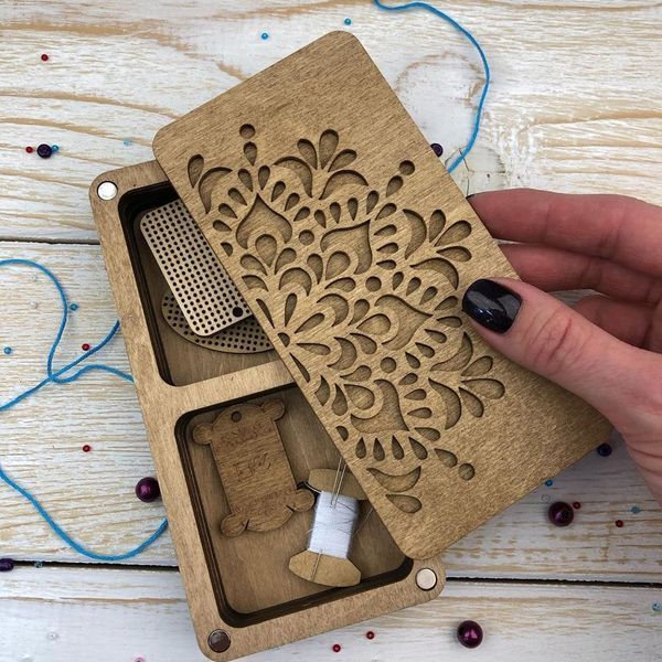 Magnetic Needle Case Large &ndash; &ldquo;Lace&rdquo; FLZB(N)-003