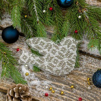 Bead Embroidery Kit (Plastic Base) &ndash; &ldquo;Christmas Ornament &ndash; Bird&rdquo; FLPL-004