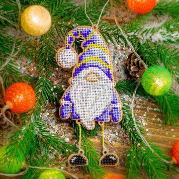 Wooden Bead Embroidery Kit &ndash; &ldquo;Blue Gnome&rdquo; FLK-493