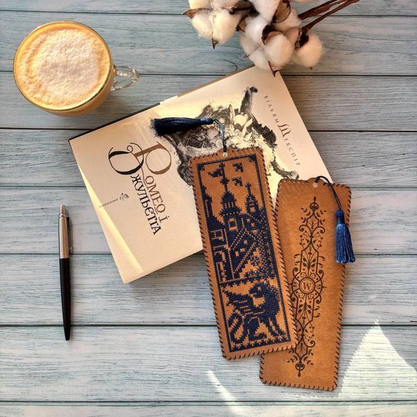 Craft Cardboard Embroidery Kit &ndash; &ldquo;Bookmark &ndash; Castle Guardian&rdquo; WLZ-001