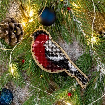 Wooden Bead Embroidery Kit &ndash; &ldquo;Christmas Ornament &ndash; Bullfinch&rdquo; FLK-217