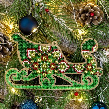 Wooden Bead Embroidery Kit &ndash; &ldquo;Christmas Ornament &ndash; Emerald Tale &ndash; Sleigh&rdquo; FLK-399
