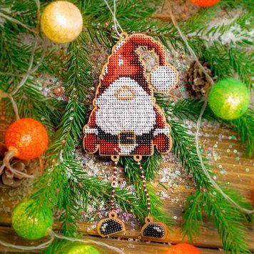 Wooden Bead Embroidery Kit &ndash; &ldquo;Red Gnome&rdquo; FLK-494