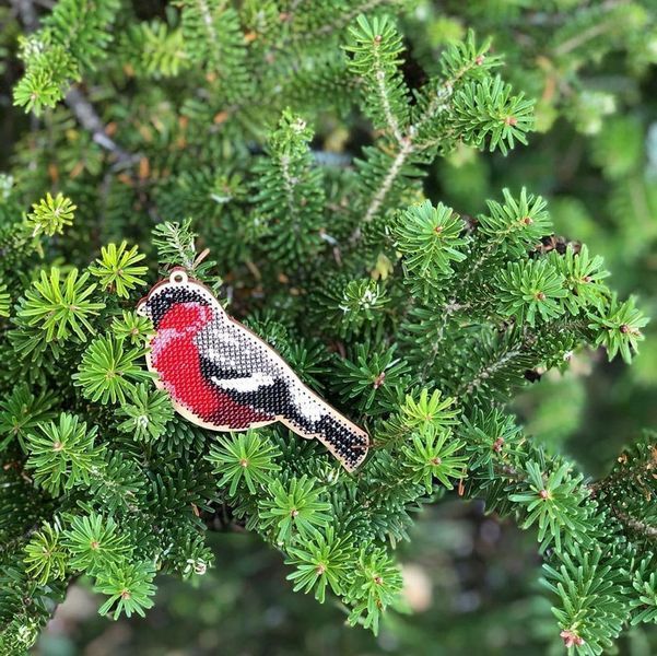 Wooden Bead Embroidery Kit &ndash; &ldquo;Christmas Ornament &ndash; Bullfinch&rdquo; FLK-217