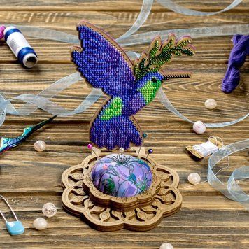 Wooden Bead Embroidery Kit &ndash; &ldquo;Needle Case &ndash; Hummingbird&rdquo; FLK-478