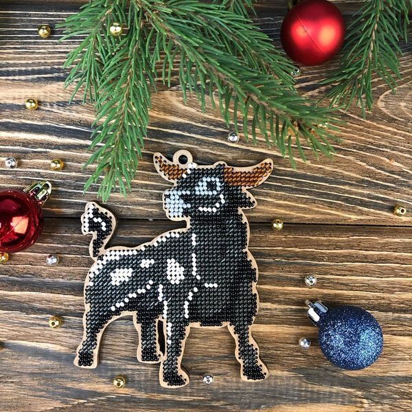 Wooden Bead Embroidery Kit &ndash; &ldquo;Christmas Ornament &ndash; Wild Bull&rdquo; FLK-321