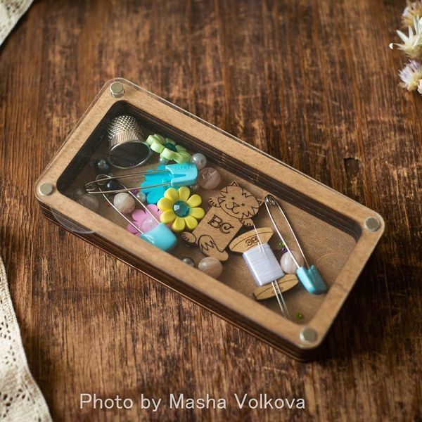 Magnetic Needle Case Large &ndash; &ldquo;Clear Lid&rdquo; FLZB(N)-009