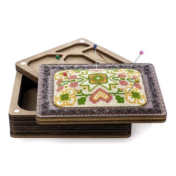 Pincushion Kit &ndash; &ldquo;Strawberry&rdquo; FLTL-075