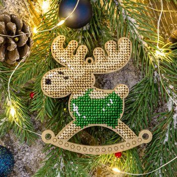 Wooden Bead Embroidery Kit &ndash; &ldquo;Christmas Ornament &ndash; Moose In Green&rdquo; FLK-222