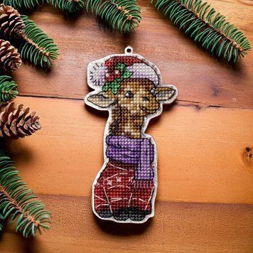 Plastic Cross-Stitch Kit &ndash; "Christmas Ornament &ndash; Giraffe" FLX-004