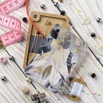 Magnetic Needle Case Rectangular &ndash; &ldquo;Feathers&rdquo; FLZB(N)-083