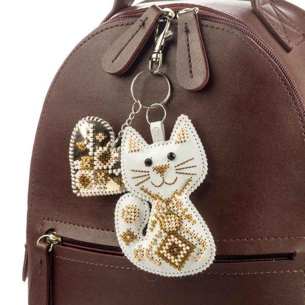 Faux Leather Bead Embroidery Kit &ndash; &ldquo;Bag Charm Kitten with Heart&rdquo; FLBB-180