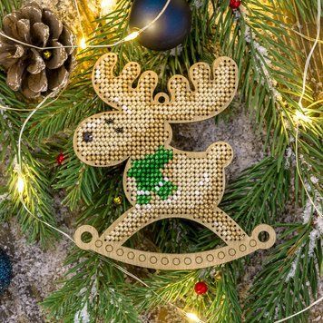 Wooden Bead Embroidery Kit &ndash; &ldquo;Christmas Ornament &ndash; Moose In Beige&rdquo; FLK-223