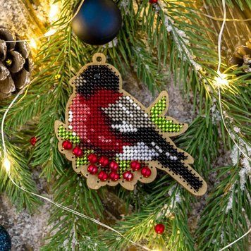 Wooden Bead Embroidery Kit &ndash; &ldquo;Christmas Ornament &ndash; Bullfinch on Branch&rdquo; FLK-324