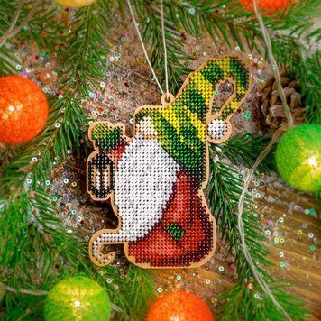 Wooden Bead Embroidery Kit &ndash; &ldquo;Christmas Ornament &ndash; Gnome With Lantern&rdquo; FLK-502