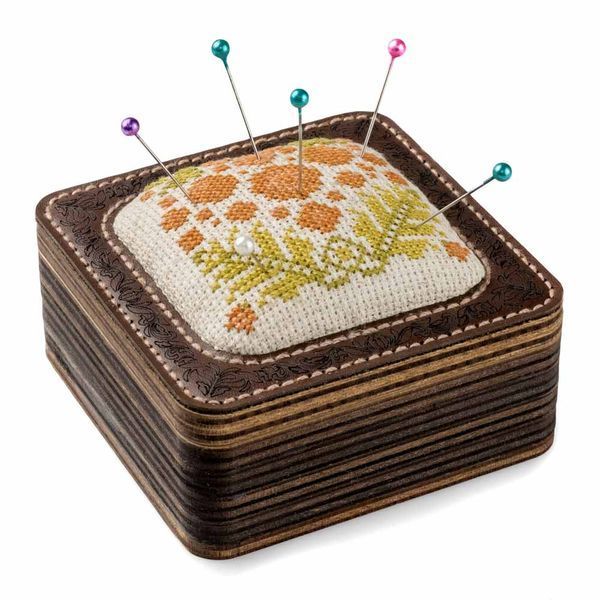 Pincushion Kit &ndash; &ldquo;Rowan Berries&rdquo; FLTL-079