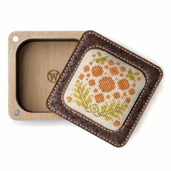 Pincushion Kit &ndash; &ldquo;Rowan Berries&rdquo; FLTL-079