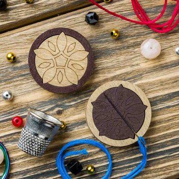 Needle Minder &ndash; &ldquo;Wooden, Double-Sided&rdquo; FLMH-016(W)