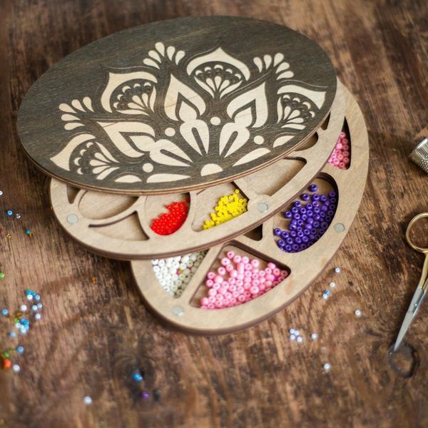Multi-Layered Bead Organizer &laquo;Oval With Pattern&raquo; FLZB-077