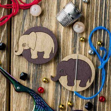 Needle Minder &ndash; &ldquo;Wooden, Double-Sided&rdquo; FLMH-033(W)
