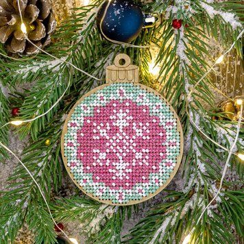 Wooden Bead Embroidery Kit &ndash; &ldquo;Christmas Ornament &ndash; Ball&rdquo; FLK-129