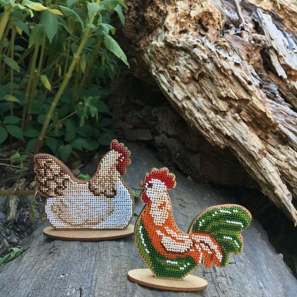 Wooden Bead Embroidery Kit &ndash; &ldquo;Hen&rdquo; FLK-079