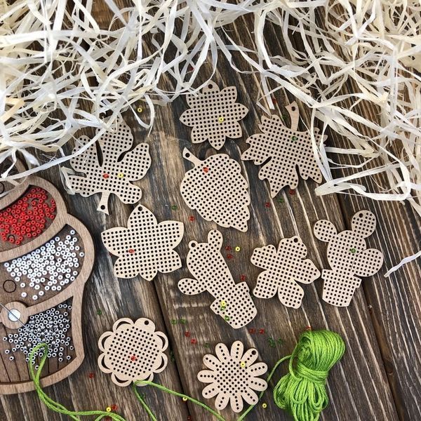 Wooden Embroidery Blanks Set &ndash; &ldquo;Greenhouse&rdquo; FLSW-006