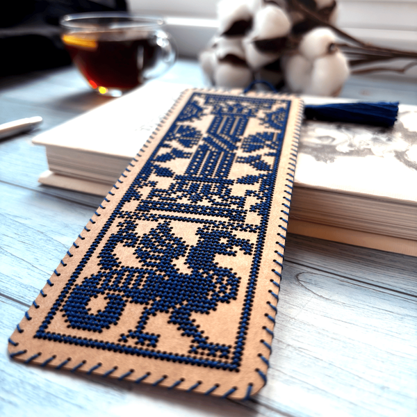 Craft Cardboard Embroidery Kit &ndash; &ldquo;Bookmark &ndash; Treasure Guardian&rdquo; WLZ-016