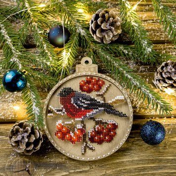 Wooden Bead Embroidery Kit &ndash; &ldquo;Christmas Ornament &ndash; Bullfinch on Viburnum&rdquo; FLK-367