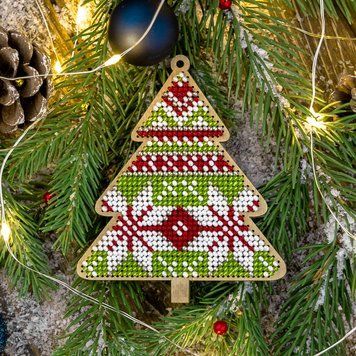 Wooden Bead Embroidery Kit &ndash; &ldquo;Christmas Ornament &ndash; Tree&rdquo; FLK-135