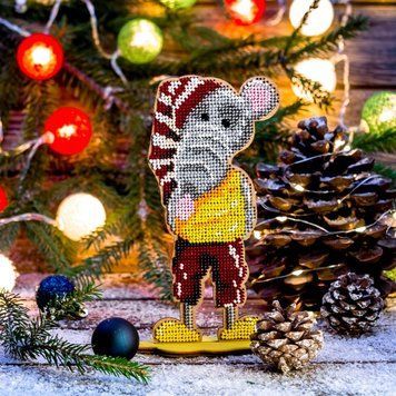 Wooden Bead Embroidery Kit &ndash; &ldquo;Mouse In Pajamas&rdquo; FLK-230