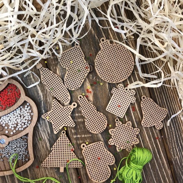 Wooden Embroidery Blanks Set &ndash; &ldquo;New Year&rdquo; FLSW-007