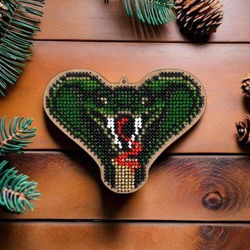 Wooden Bead Embroidery Kit &ndash; &ldquo;Christmas Ornament &ndash; Cobra&rdquo; FLK-553