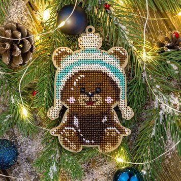 Wooden Bead Embroidery Kit &ndash; &ldquo;Christmas Ornament &ndash; Bear In Winter Hat&rdquo; FLK-238