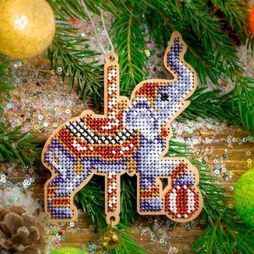 Wooden Bead Embroidery Kit &ndash; &ldquo;Christmas Ornament &ndash; Cheerful Elephant&rdquo; FLK-513