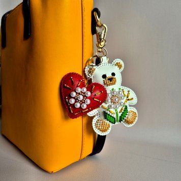 Faux Leather Bead Embroidery Kit &ndash; &ldquo;Bag Charm White Teddy Bear&rdquo; FLBB-192