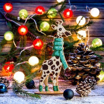 Wooden Bead Embroidery Kit &ndash; &ldquo;Giraffe In Scarf&rdquo; FLK-239