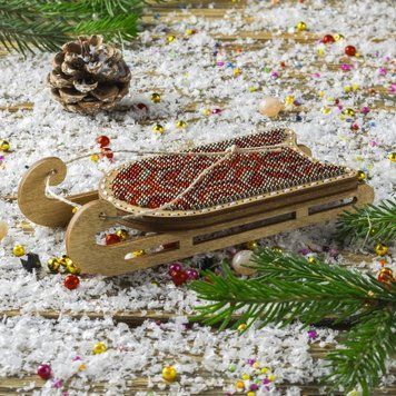 Wooden Bead Embroidery Kit &ndash; &ldquo;Sled Ornament &ndash; Dark Red Pattern&rdquo; FLK-470
