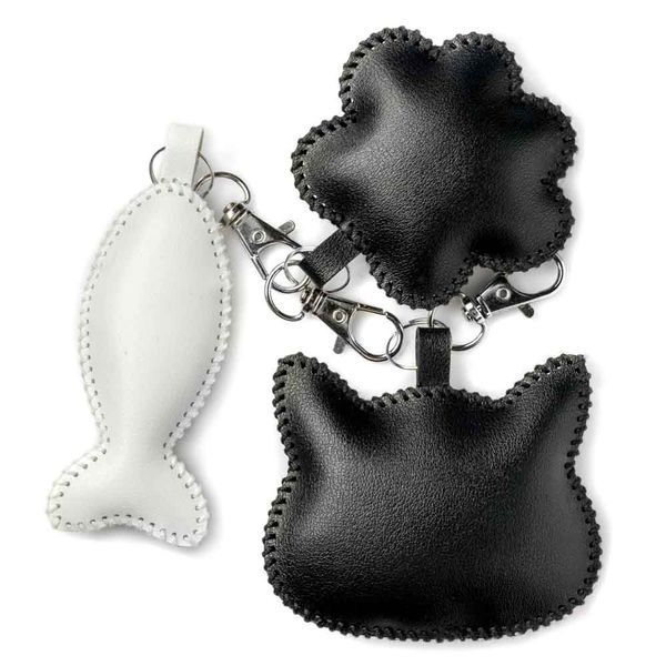 Faux Leather Bead Embroidery Kit &ndash; &ldquo;Bag Charm Cat Happiness&rdquo; FLBB-183