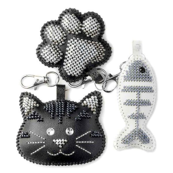 Faux Leather Bead Embroidery Kit &ndash; &ldquo;Bag Charm Cat Happiness&rdquo; FLBB-183