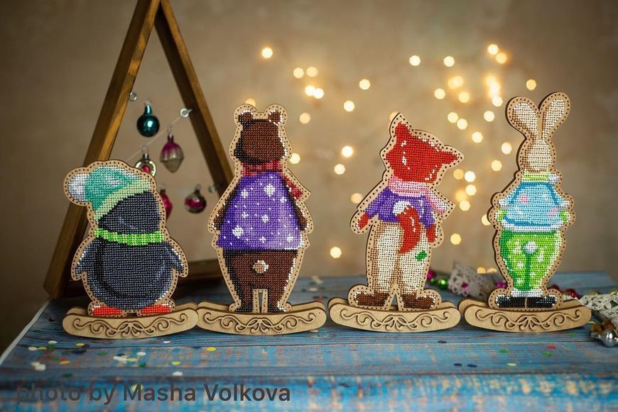 Wooden Bead Embroidery Kit &ndash; Rocking Ornament &ldquo;Sweet-Tooth Bear&rdquo; (Double-Sided) FLK-289