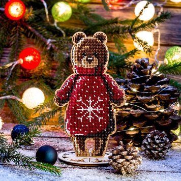 Wooden Bead Embroidery Kit &ndash; &ldquo;Holiday Bear&rdquo; FLK-240