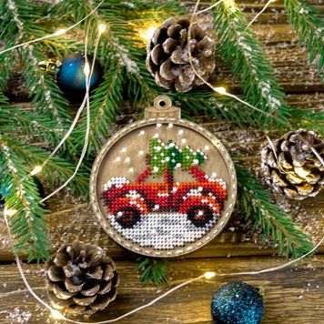 Wooden Bead Embroidery Kit &ndash; &ldquo;Christmas Ornament &ndash; Car With Tree&rdquo; FLK-371